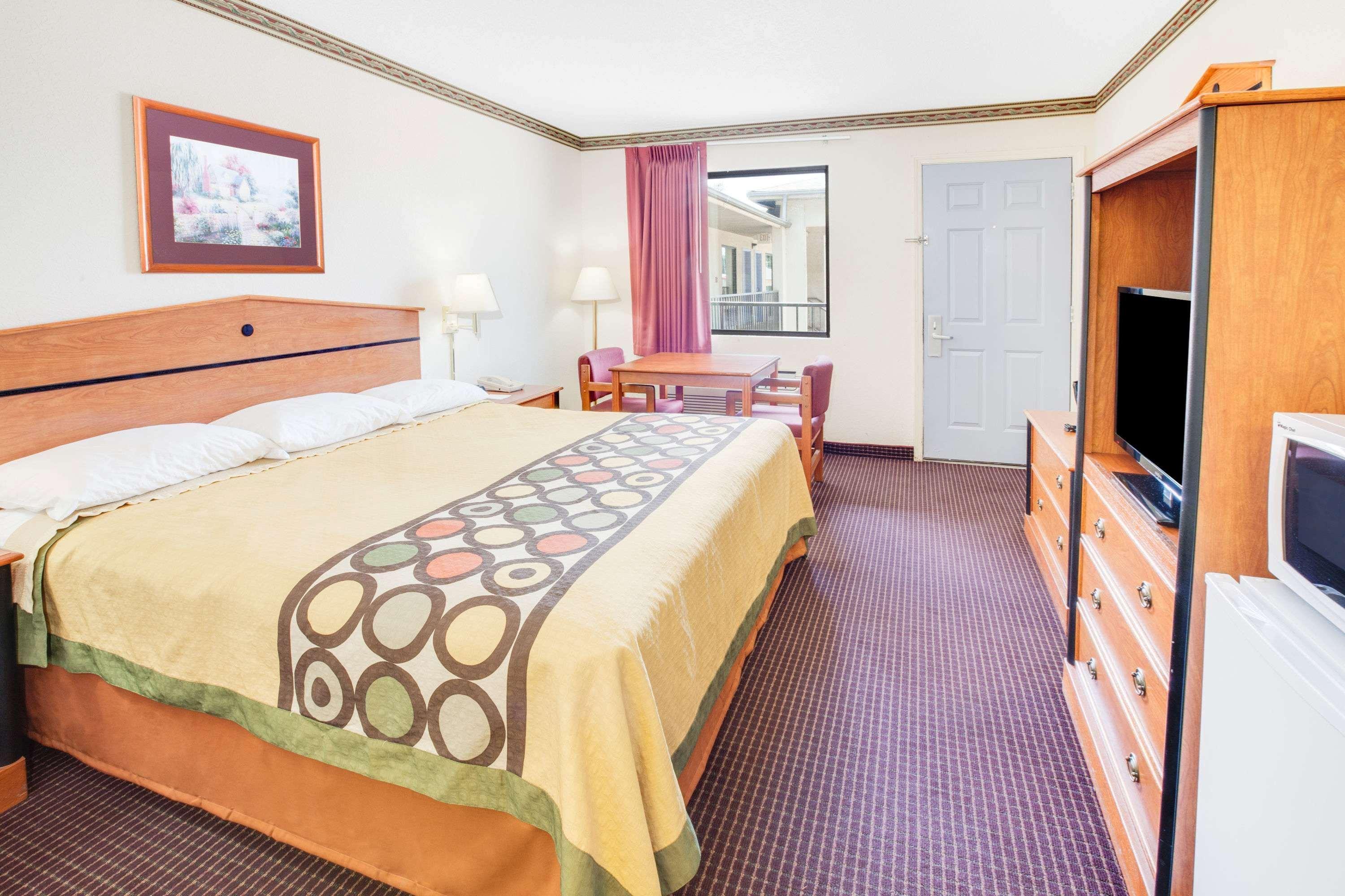 Super 8 By Wyndham Arkadelphia Caddo Valley Area Buitenkant foto