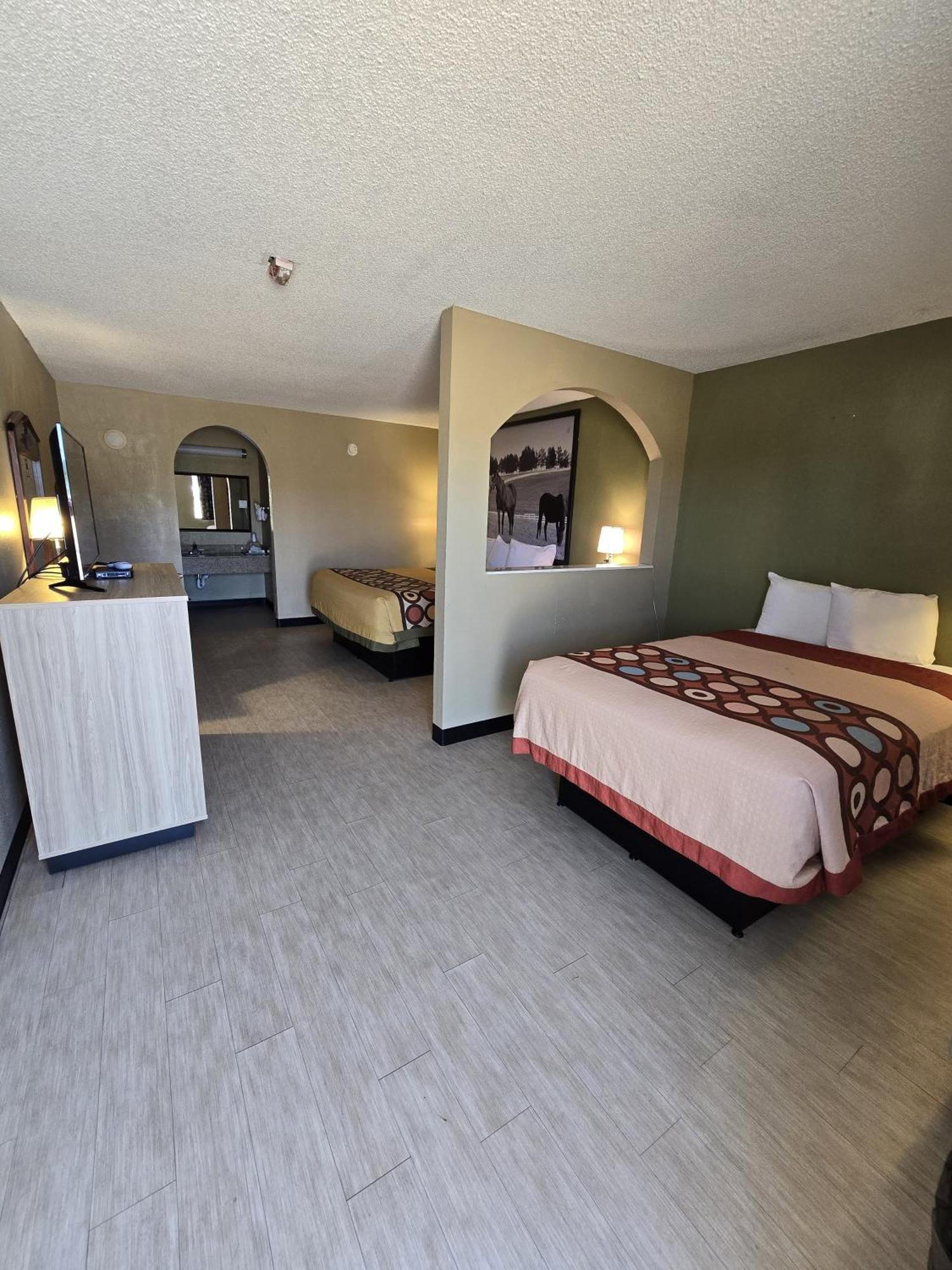Super 8 By Wyndham Arkadelphia Caddo Valley Area Buitenkant foto
