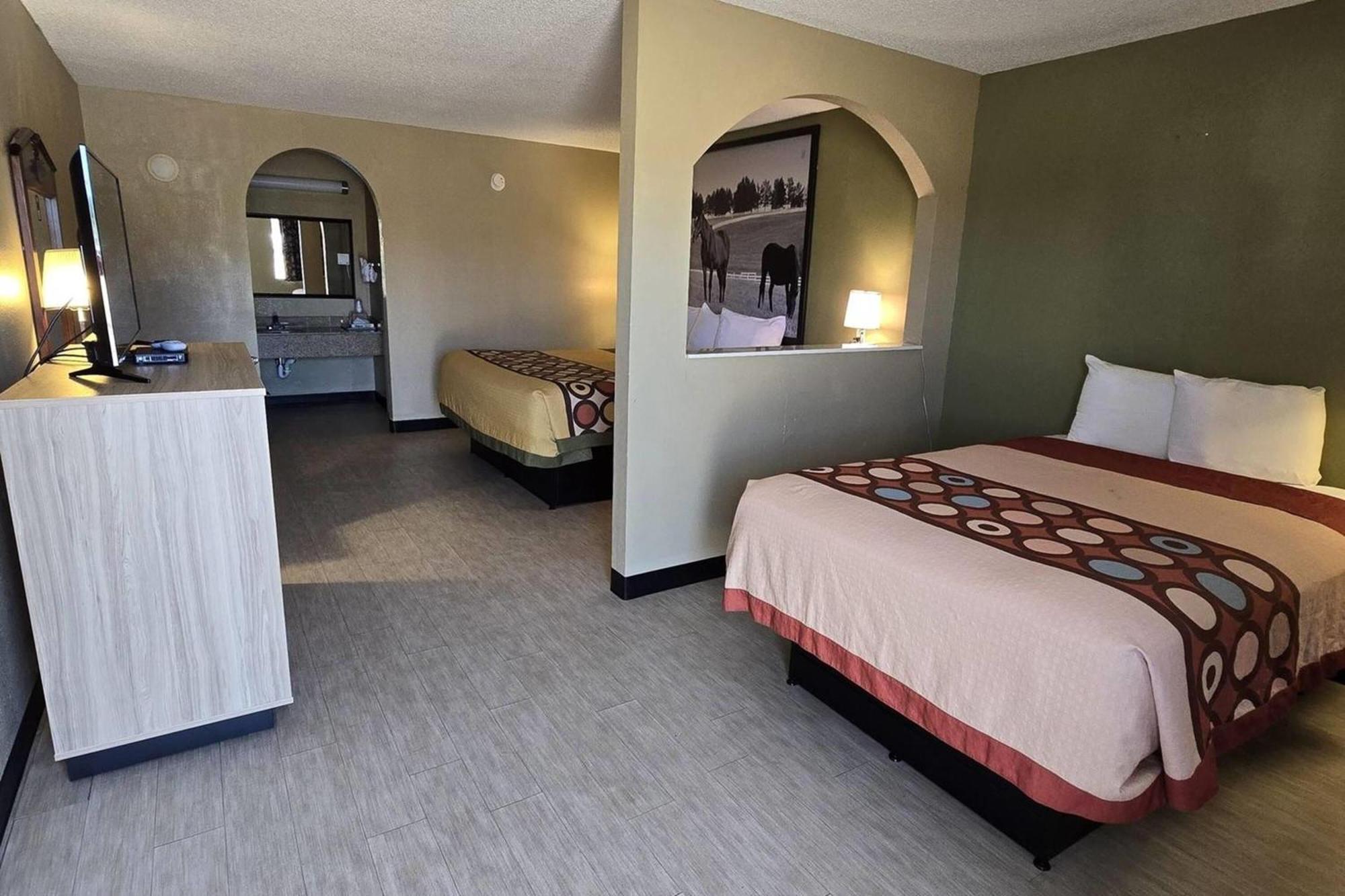 Super 8 By Wyndham Arkadelphia Caddo Valley Area Buitenkant foto